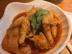 脱骨凤爪-乔街深夜食堂·台州菜·高压锅生蚝(杭州总店)