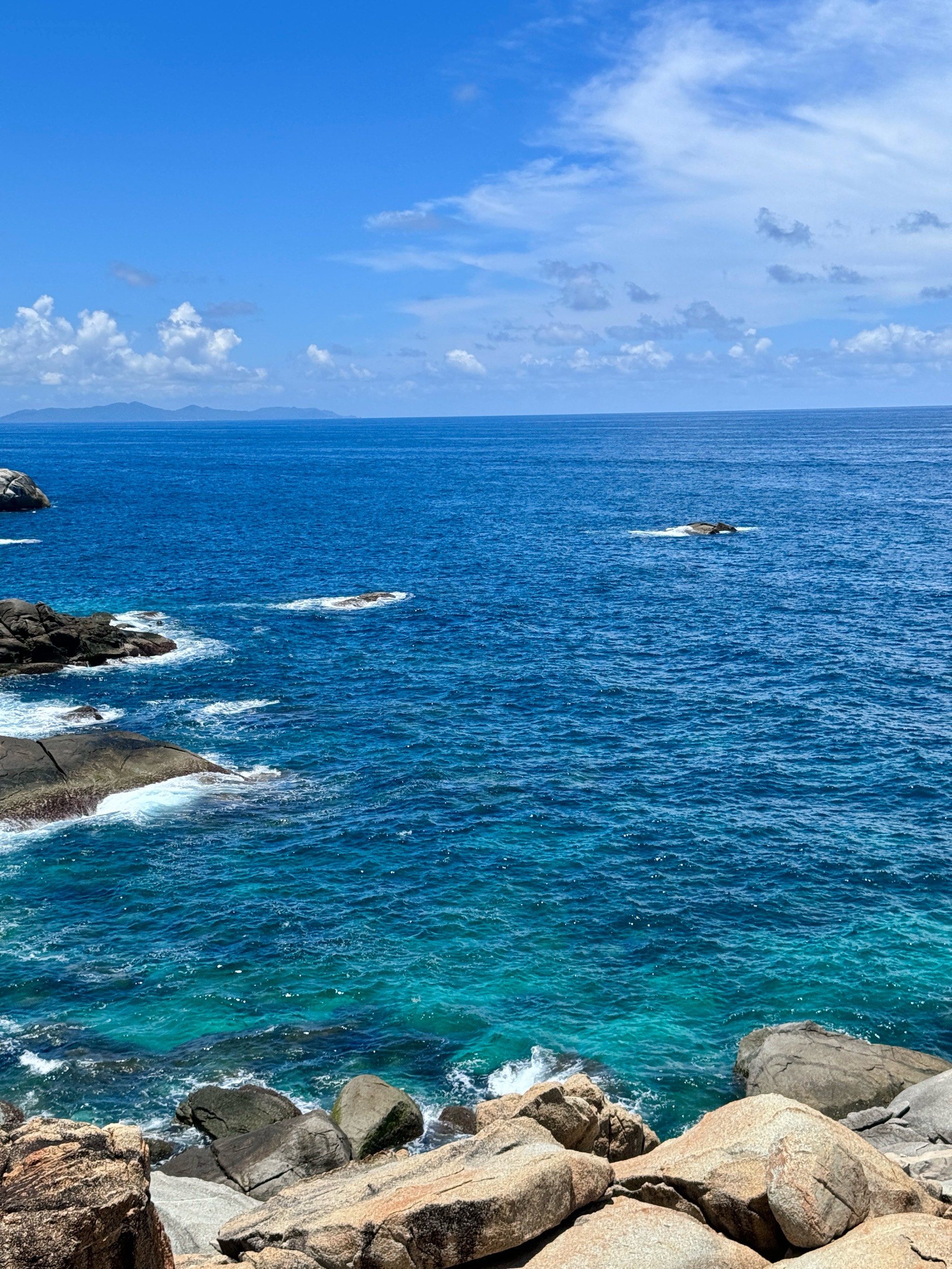 舍不得走了,每天起床就能看到大海,要不是我是穷鬼,直接就买房定居在