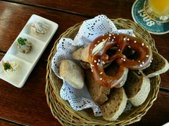 -皇冠自酿啤酒坊(中国红街5号楼店)