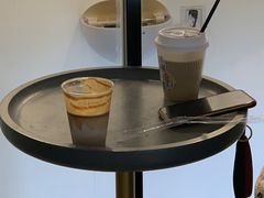 靠窗位-red donkey coffee