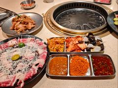 -蚂蚁洞·烤肉大营地(上海静安大悦城店)