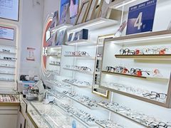 -美式眼镜·授权蔡司.依视路.尼康.豪雅.明月(南翔印象城店)