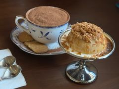 -Café Monson