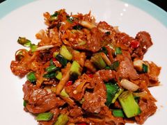 小炒黄牛肉-鸽子侯·家宴·平价海鲜(市图书馆店)