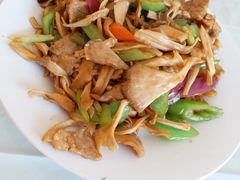 肉炒栗树蘑菇-何适山庄 ·可团建(水长城P2停车场店)