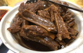 Braised Chicken Feet and Wings Pot