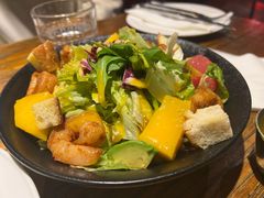 缤纷水果鲜虾夏威夷沙拉-1886德国汽车餐厅(外滩中央店)