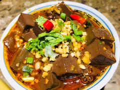 -沪小二炭火蛙锅(淮海中路美食不夜城店)