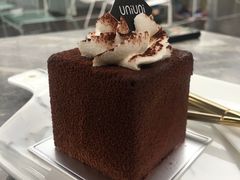 小布朗-UNI UNI(环亚凯瑟琳店)