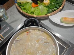 -尚尚仙·酸汤猪手·猪肚鸡火锅(华联万柳购物中心店)