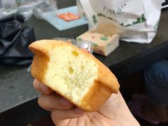 蜂蜜蛋糕-六贤记(杭州龙湖滨江天街店)