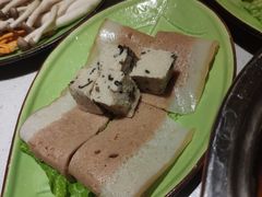 黑木耳糕东坡肉双拼-一叶一世界•素食餐厅(环球中心店)