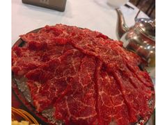 安格斯牛肉-鲜入围煮花胶鸡海鲜火锅