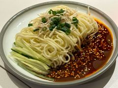 鸡丝凉面-麻六记(新天地店)
