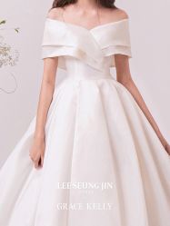 点击看大图 -GRACE KELLY婚纱与礼服(北京店)