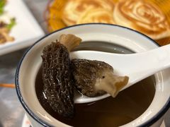 羊肚菌炖盅-蔼若春.传承三十年云南菜(金碧公园店)