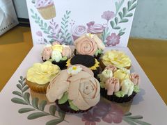 倾慕•挚爱花束纸杯蛋糕礼盒-派悦坊·甜品·蛋糕(日坛店)