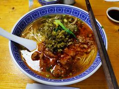 辣肉面-沪西老弄堂面馆(定西路店)