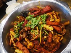 -愉肴麻辣香锅(中山路店)