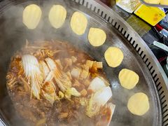 -三江鱼东北特色铁锅炖(骆驼店)
