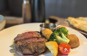 Charcoal-Grilled Ribeye Steak