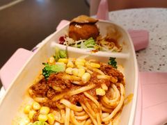 肉酱意大利面配杂果酸奶-BossBabe亲子餐厅(金光华广场店)