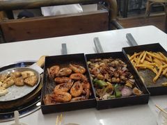 -老东镇啤酒屋海鲜加工·蒸汽海鲜·海鲜烧烤(台东店)