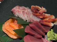 -铭牛烧肉·和牛海鲜自助(高新月牙湖店)