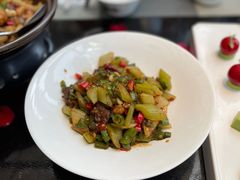 -江上荟·创意中国菜(绿地缤纷城店)