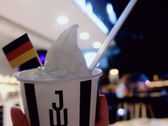 奇幻酸奶-JW德国冻酸奶Frozen Yogurt(龙湖成都滨江天街店)