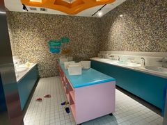 -Swim斯卫姆国际儿童游泳中心(红博中央公园店)