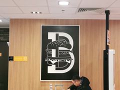 -麦当劳(吉林站13检票口对面)