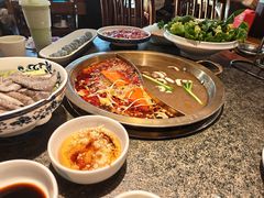-小天鹅火锅·一线江景洪鼎旗舰店(洪崖洞店)