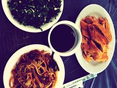 白斩鸡-侬佳蒸菜馆(听潮店)