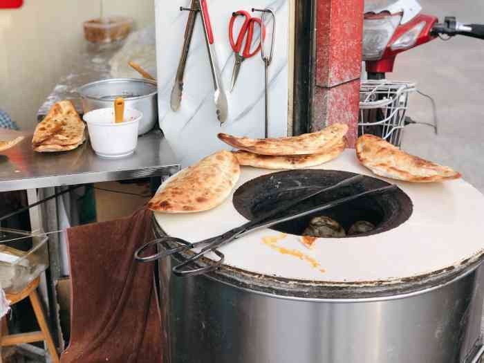 荆州锅盔·李为超特色小吃-"听青旅主人说这家人武汉人说蛮正的,果断