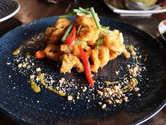 蛋黄炸鱿鱼-MUG JEE