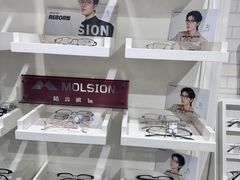 -诺柯视眼镜-蔡司依视路官方工厂店(淞南一店)