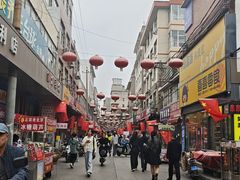 -许西美食一条街