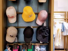 -URBAN REVIVO(济南领秀城贵和购物中心店)