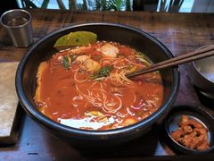 -银米·云南传统过桥米线(双廊黑金冠店)
