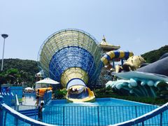 -平湖九龙山乐满地水上乐园