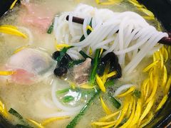 -桥香园过桥米线(国贸店)