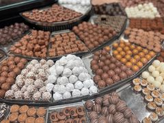 -Laderach 莱德拉(上海环贸iapm店)