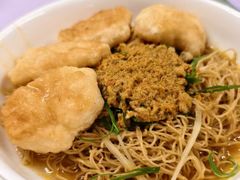 墨鱼饼蟹黄捞面-牛记咖喱美食(十月初五日街店)