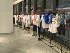 -URBAN REVIVO(上海中庚漫游城店)