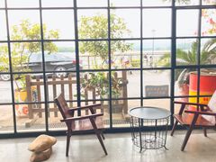 靠窗位-NOTOOCAFE不二咖啡馆(岩前店)