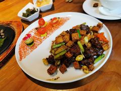-渝半城经典川粤菜(重庆天地店)