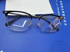 -华彬眼镜专业渐进配镜(潘家园店)