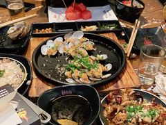 -何师烧烤·香辣蟹·川菜·30年老品牌(太古里旗舰店)