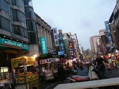-六合夜市